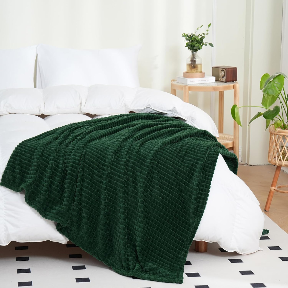 Dark Green Grid Fleece Throw Blanket, 50 x 60-Inch