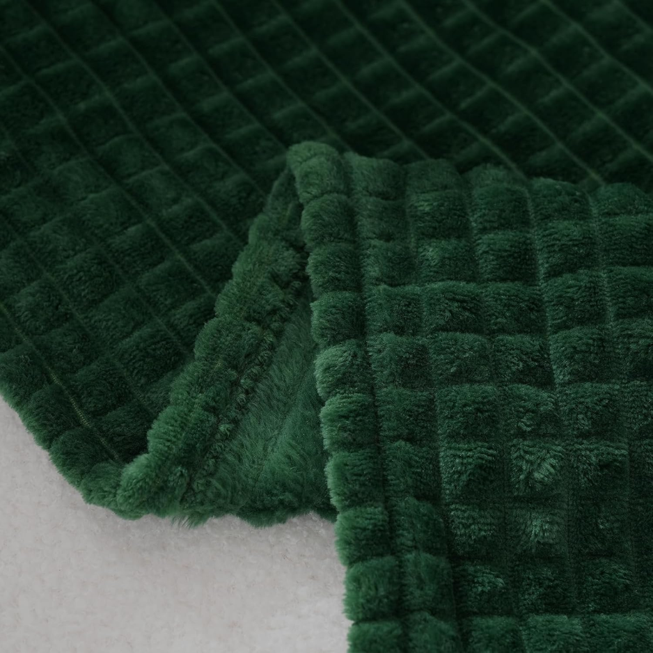 Dark Green Grid Fleece Throw Blanket, 50 x 60-Inch